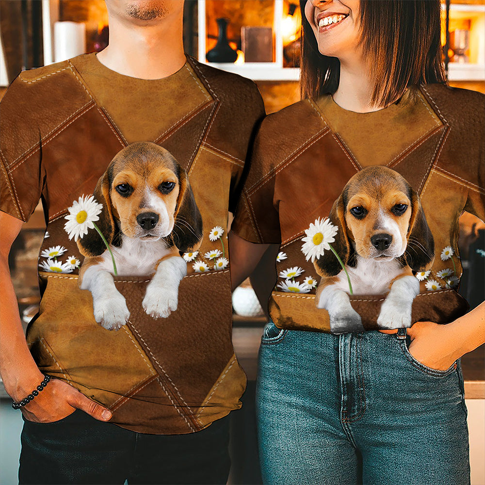 Beagle Holding Daisy Unisex T-Shirt